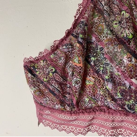 Victoria’s Secret High Neck Wired Lace Halter Bralette - Picture 3 of 9